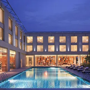 Hotel Courtyard By Marriott Kochi Airport, Nedumbassery